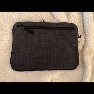 Thirty one pocket a tote